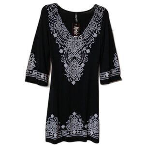 NWT!!! Womens Boutique Dress Size 4 Scoop V-Neck Black with Silver Blue Design